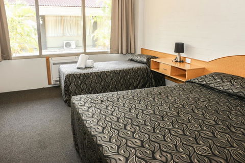 Salisbury Hotel Motel - Surfers Gold Coast 17