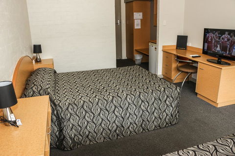 Salisbury Hotel Motel - Surfers Gold Coast 9