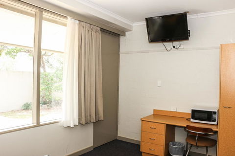 Salisbury Hotel Motel - Surfers Gold Coast 19