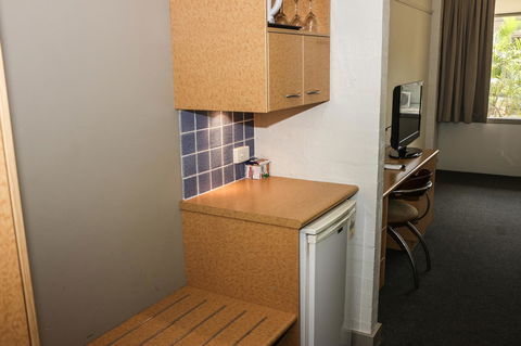 Salisbury Hotel Motel - Surfers Gold Coast 14
