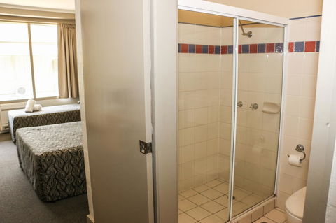 Salisbury Hotel Motel - Surfers Gold Coast 13