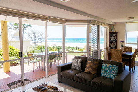 Crystal Beachfront Apartments - Surfers Gold Coast 39