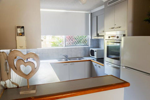 Crystal Beachfront Apartments - Surfers Gold Coast 8