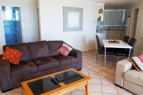 Crystal Beachfront Apartments - Surfers Gold Coast 32