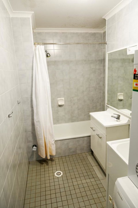 Crystal Beachfront Apartments - Surfers Gold Coast 10