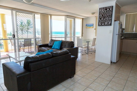 Crystal Beachfront Apartments - Surfers Gold Coast 5
