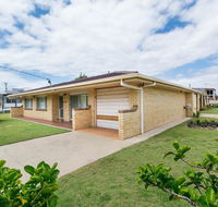 Lowset Sweetie Central to Everything - Partridge St Bongaree - Surfers Gold Coast