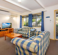 Pet Friendly Cottage in the Heart of Bribie - Wirraway St Bongaree - Surfers Gold Coast