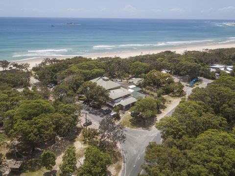 Manta Lodge YHA & Scuba Centre - Surfers Gold Coast 2