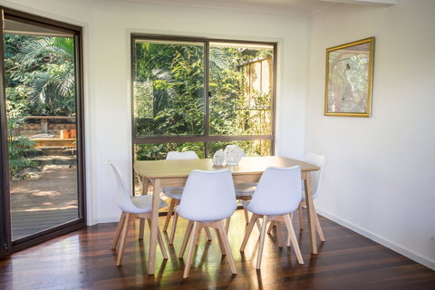 Point Break Beach House - Surfers Gold Coast 6