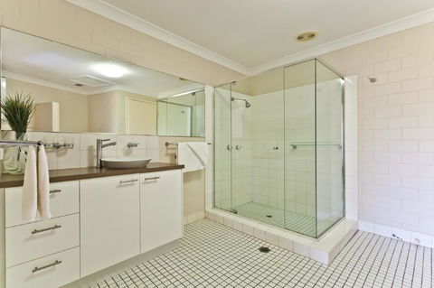 The Islander - Surfers Gold Coast 38