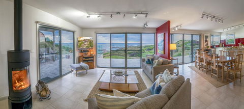 Porky Beach Retreat - King Island Escapes - Surfers Gold Coast 21