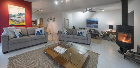 Porky Beach Retreat - King Island Escapes - Surfers Gold Coast 19