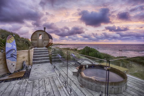 Porky Beach Retreat - King Island Escapes - Surfers Gold Coast 7