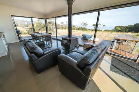 Sawyers Bay Shacks - Surfers Gold Coast 4