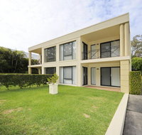 'Bagnall Views' 2/161 Government Rd - Stylish  modern duplex across the road to the waters edge - Surfers Gold Coast