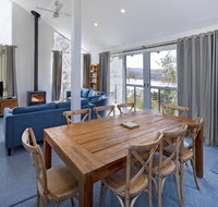'Matilda' - Spacious  centrally located with great lake views - Surfers Gold Coast