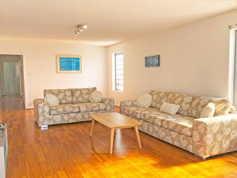 'Mooring One Downstairs', 23 Shoal Bay Rd - Fantastic Ground Floor Duplex With Views, WIFI And Air Conditioning - Surfers Gold Coast 1