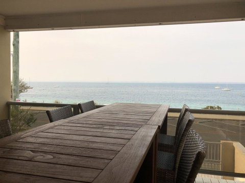 'Mooring Two Upstairs', 23 Shoal Bay Rd - Stunning Views, WIFI, Air Conditioning And Boat Parking - Surfers Gold Coast 1