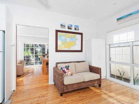 'The Croft' 11 Boulder Bay Rd - Cosy Beach House With Aircon & Only 270m To The Beach - Surfers Gold Coast 3
