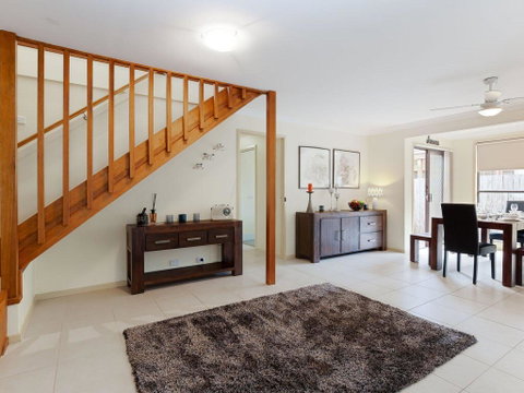 'Willows At The Bay' 111 Horace St - Large House With Aircon, WIFI And Boat Parking. - Surfers Gold Coast 3