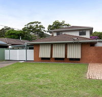 'Willows At The Bay' 111 Horace St - Large House with Aircon WIFI and Boat Parking. - Surfers Gold Coast