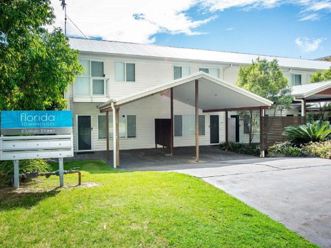 1 'Florida', 5 Lillian Street - 2 Min Walk To Beach, Shops & Restaurants - Surfers Gold Coast 0