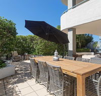 1 'Peninsula Waters' 2-4 Soldiers Point Road - Aircon pool  massive outdoor area - Surfers Gold Coast