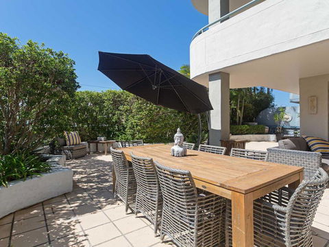 1 'Peninsula Waters', 2-4 Soldiers Point Road - Aircon, Pool & Massive Outdoor Area - Surfers Gold Coast 0