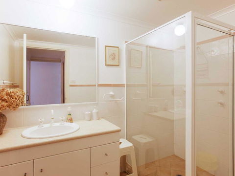 1 'Peninsula Waters', 2-4 Soldiers Point Road - Aircon, Pool & Massive Outdoor Area - Surfers Gold Coast 3