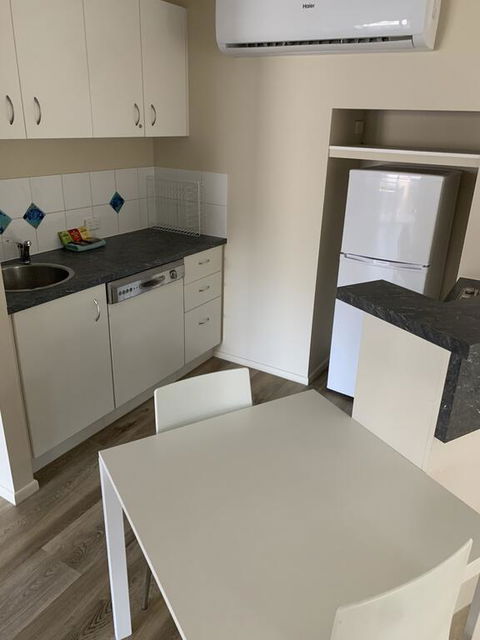 1 Bedroom Unit In 4 Star Tropical Resort In Noosaville - Surfers Gold Coast 2