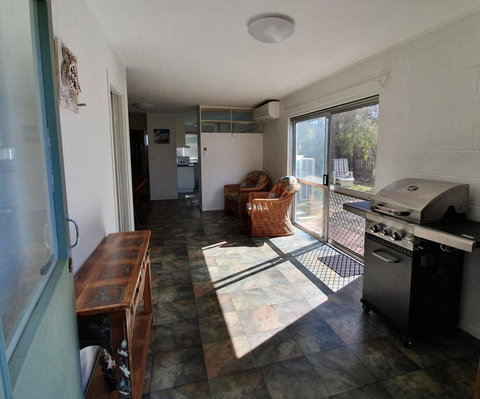 1 Spectrum Street, Rainbow Beach- Close To Shops And Main Beach - Surfers Gold Coast 1