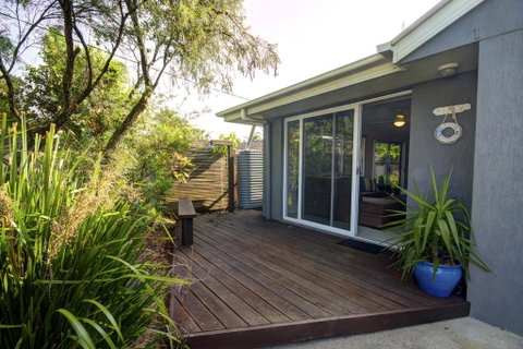 1/882 David Low Way Marcoola - 500 Bond, Linen Included, Pet Friendly - Surfers Gold Coast 1
