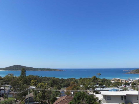 10 Garuwa Street - Fabulous Fingal - Surfers Gold Coast 0