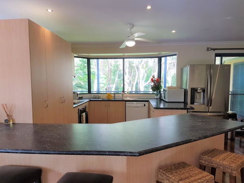 10 Naiad Court -Beach Retreat In The Bush - Surfers Gold Coast 2