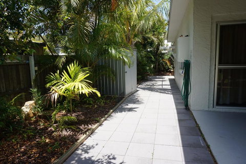 11 Bomburra Court - Rainbow Beach, Comfortable Beach House, Plenty Of Boat Parking - Surfers Gold Coast 3