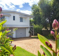 11 Riley St - Stylishly Modern - Surfers Gold Coast