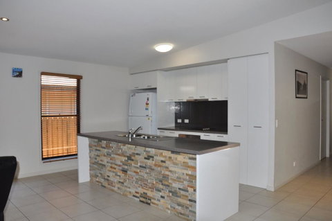 12 Satinwood Drive - Family Home With Swimming Pool Located In Natural Bushland And Close To Beach - Surfers Gold Coast 3