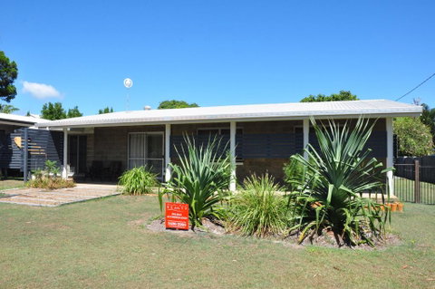 12 Zircon Street - Renovated Beach Shack With The Perfect Blend Of Comfort And Coastal Cool - Surfers Gold Coast 0