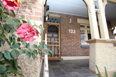 123 Hill St, Heart Of Orange, Double Brick - Surfers Gold Coast 0