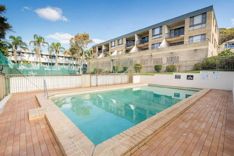 14 'THE DUNES', 38 MARINE DR - LARGE UNIT WITH POOL, TENNIS COURT AND DIRECTLY ACROSS FROM FINGAL - Surfers Gold Coast 3
