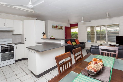 14 Double Island Drive - Rainbow Beach, Large Holiday House With Pool,Pets Welcome, Free Wi-Fi - Surfers Gold Coast 2