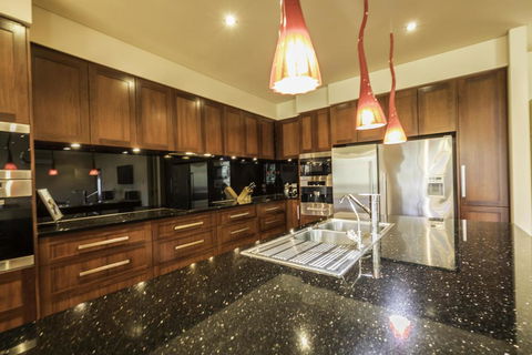 141 Providence Drive, Bowhill - Surfers Gold Coast 1