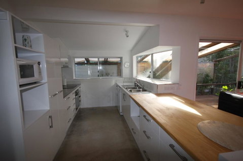15 Belle Court - Modern, Architect Designed, Open Plan Holiday Home With Outdoor Shower - Surfers Gold Coast 3
