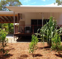 15 Esprit Drive - Rainbow Shores Gorgeous Modern Beach House - Surfers Gold Coast