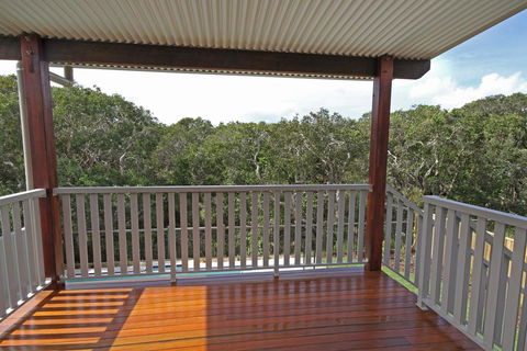 15 Wave Crescent Mount Coolum - Pet Friendly, WIFI, Foxtel, Linen Included - Surfers Gold Coast 3