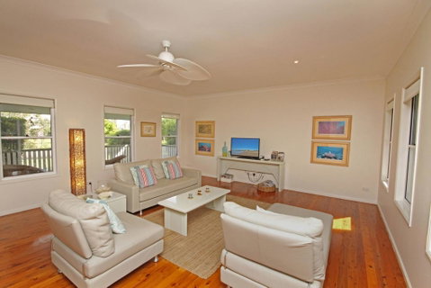 16 Beachway Pde, Marcoola: Linen Incl, WiFi, Pet Friendly, A/Cond. 500 BOND - Surfers Gold Coast 3