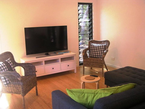 16 Ibis Court - Rainbow Shores, Beautiful, Private And Peaceful, Wi-fi - Surfers Gold Coast 2