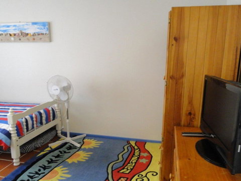 2 'Copacabana', 61 Sandy Point Road - Cute Unit With Water Views From The Balcony - Surfers Gold Coast 2