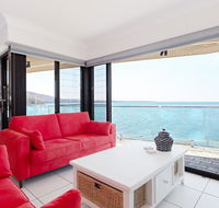 2 'Lanimer' 14 Mitchell Street - beautiful waterfront property with spectacular views - Surfers Gold Coast